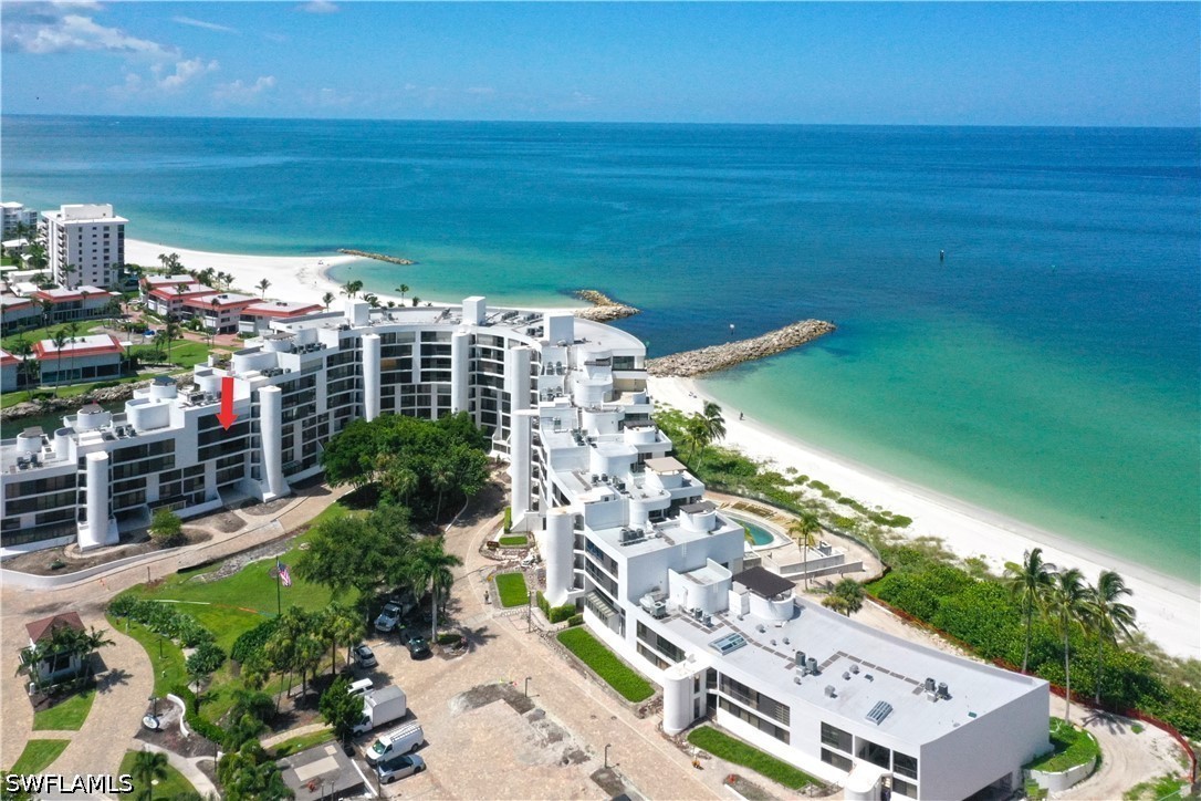 2 bed home in Naples