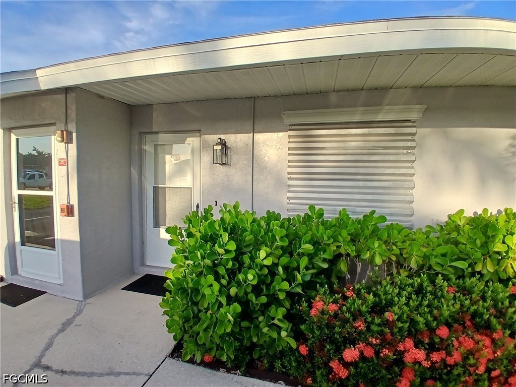 1 bed home in Cape Coral