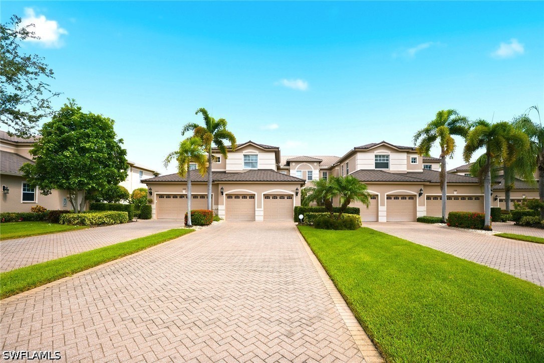 2 bed home in Naples