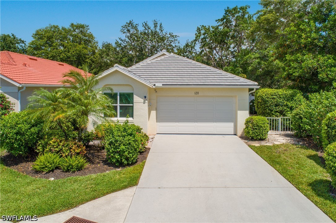 2 bed home in Naples