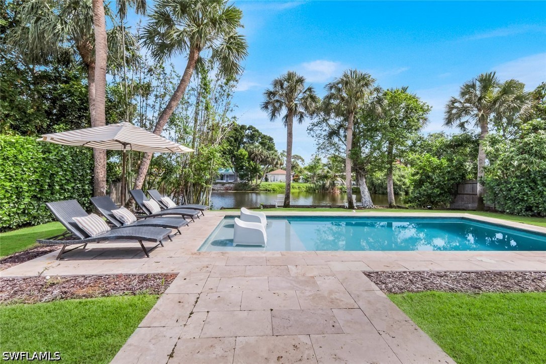 4 bed home in Naples