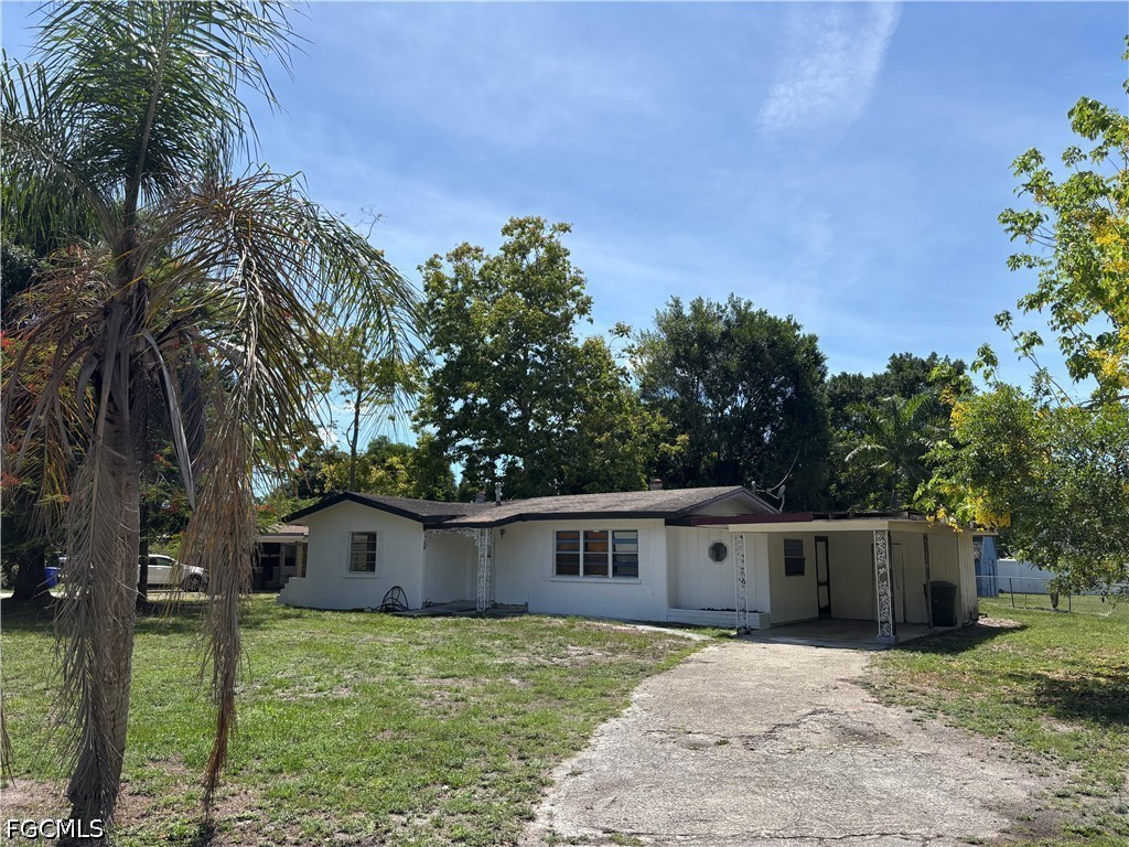 2 bed home in Fort Myers