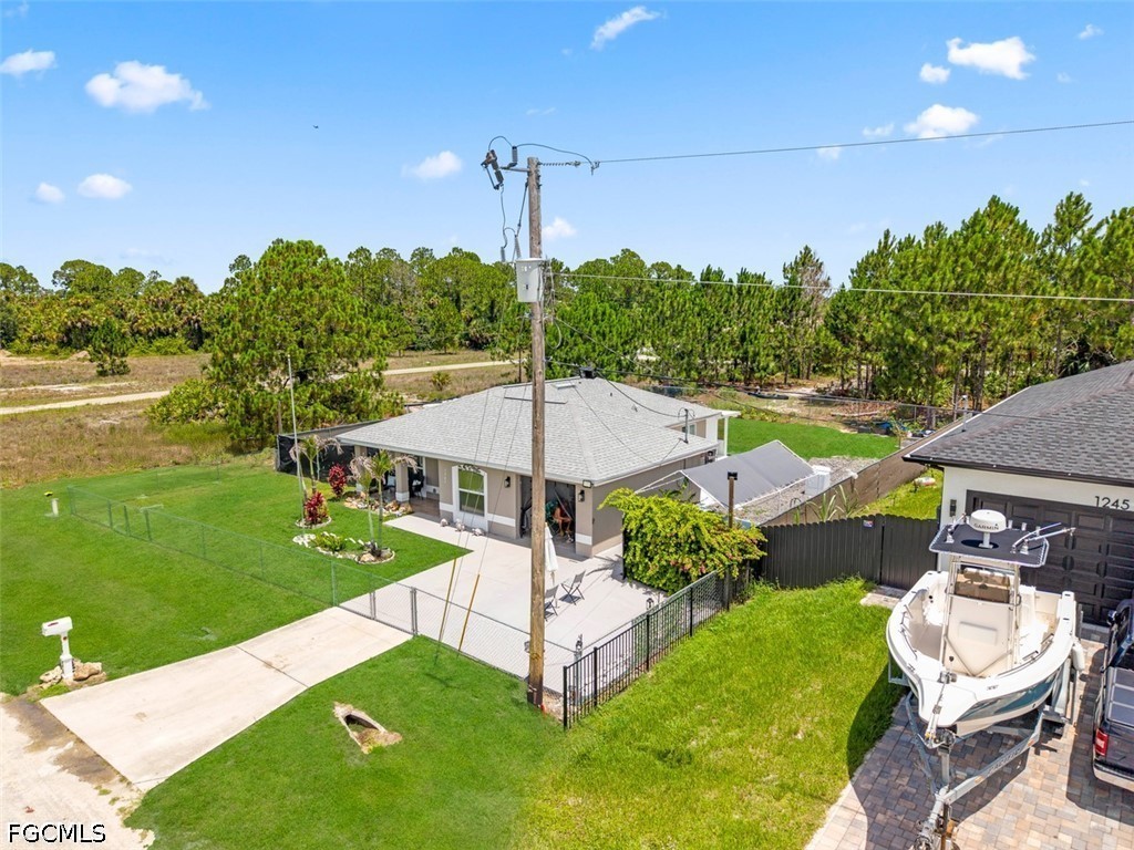 3 bed home in Lehigh Acres