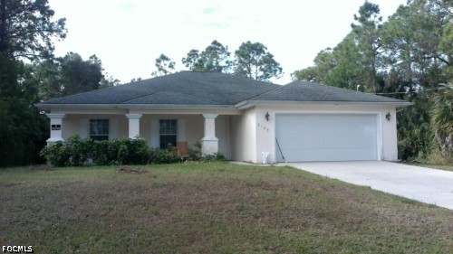 3 bed home in Lehigh Acres