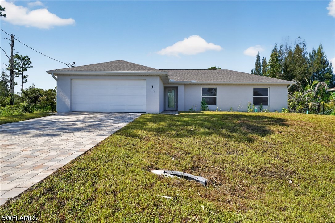 3 bed home in Lehigh Acres