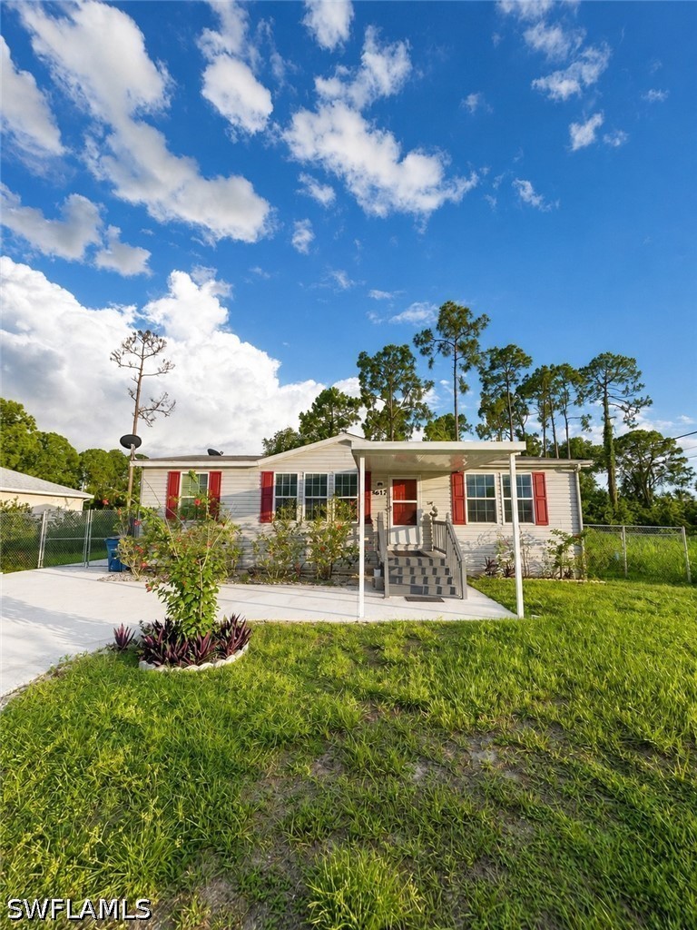 3 bed home in Lehigh Acres