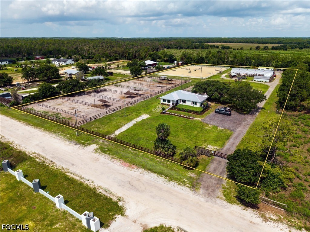 2 bed home in Fort Myers