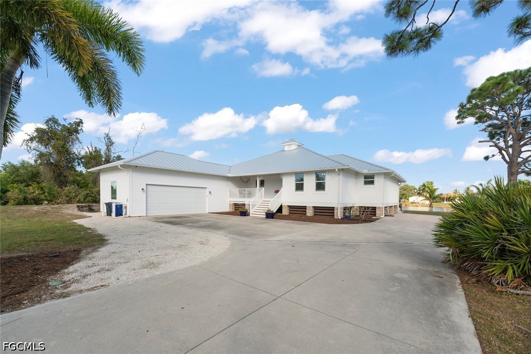 3 bed home in Bokeelia