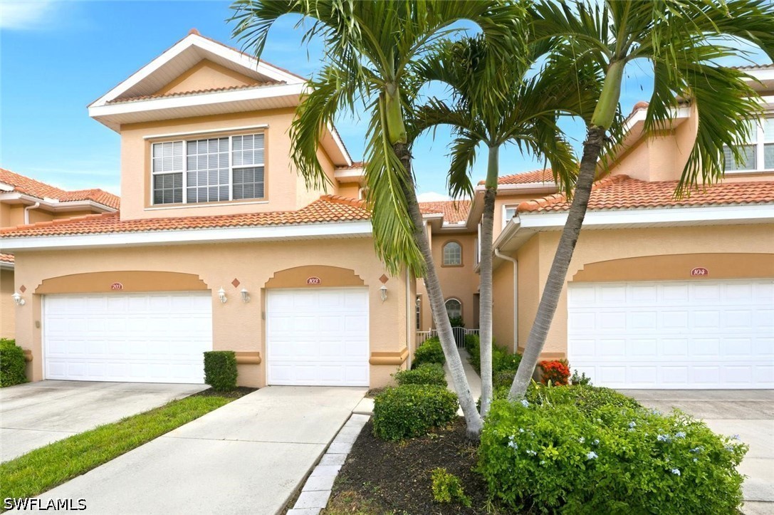 2 bed home in Fort Myers