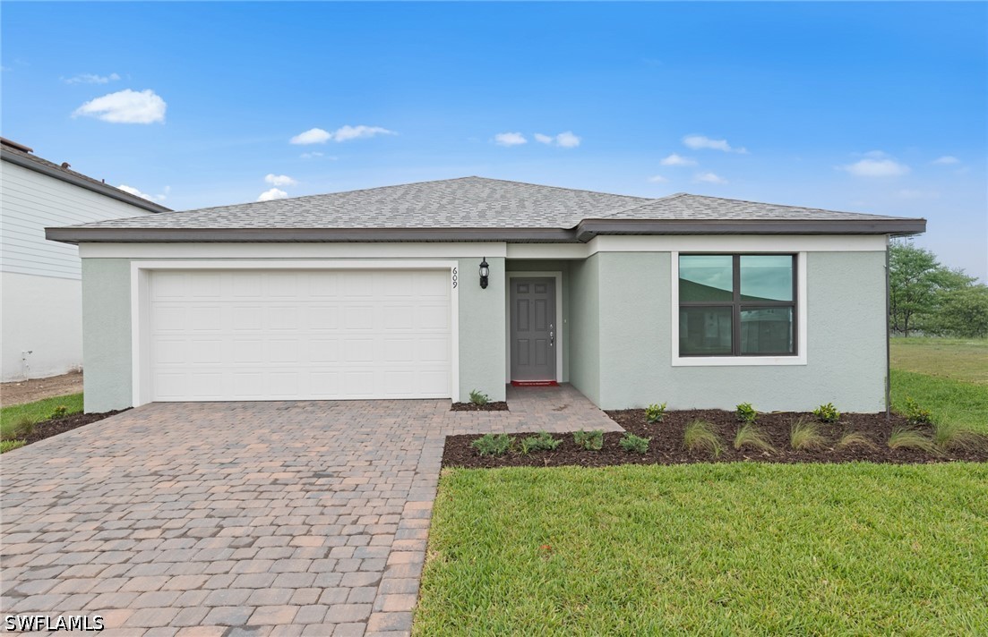 3 bed home in Lehigh Acres