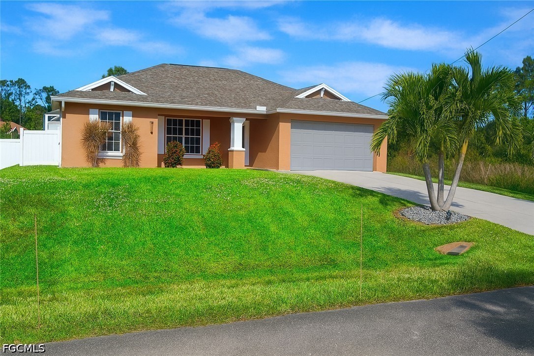 3 bed home in Lehigh Acres