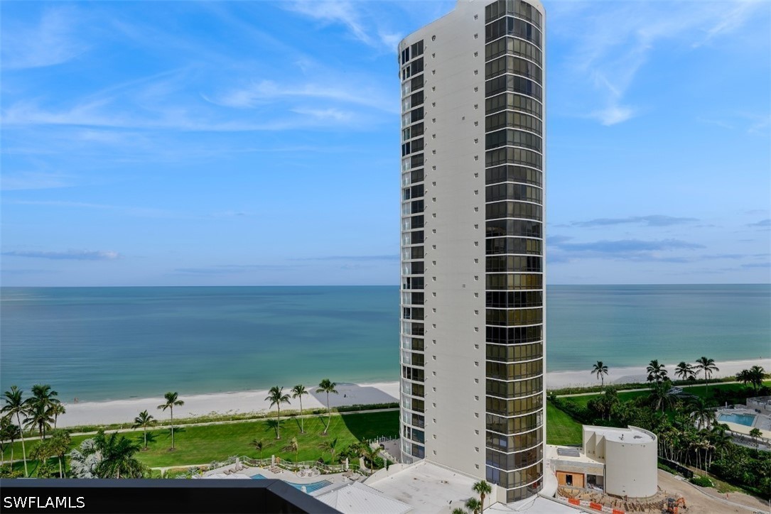 2 bed home in Naples