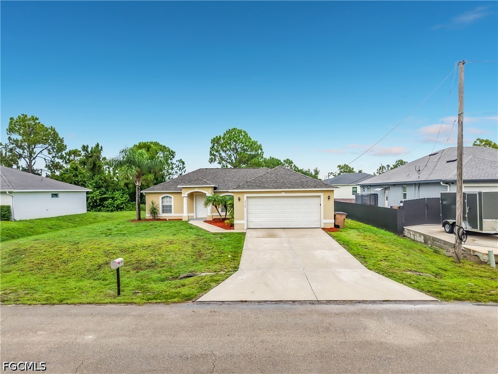 3 bed home in Lehigh Acres