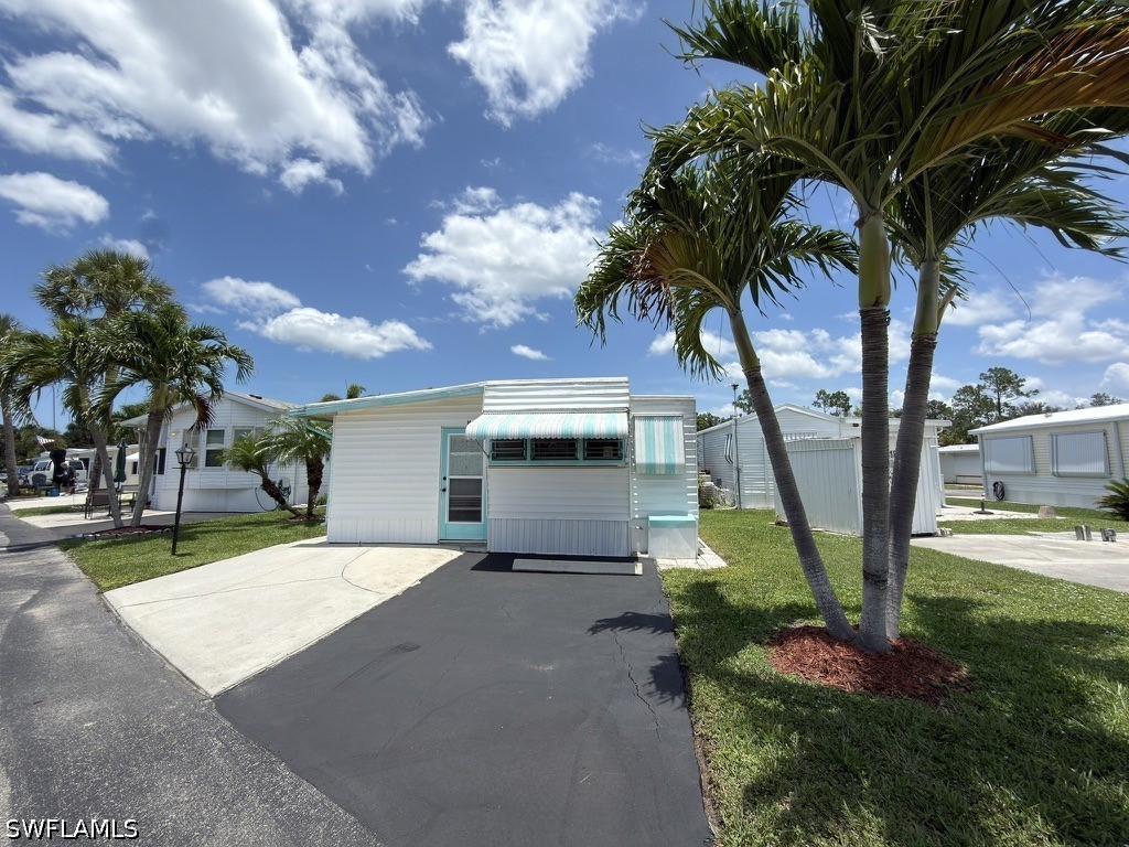 2 bed home in Naples