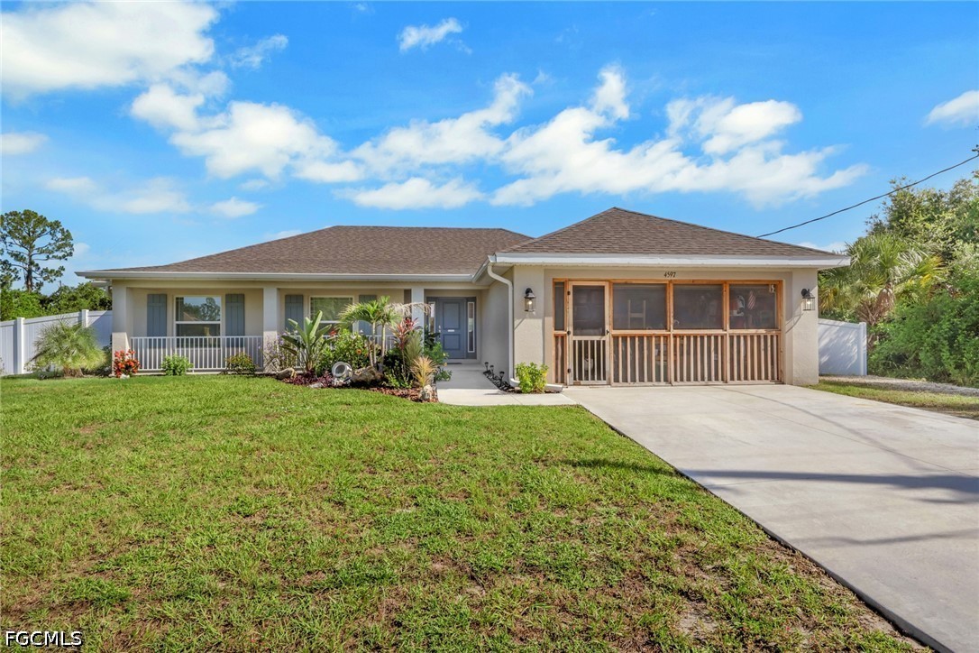 4 bed home in North Port