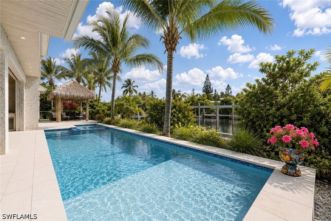 4 bed home in Naples