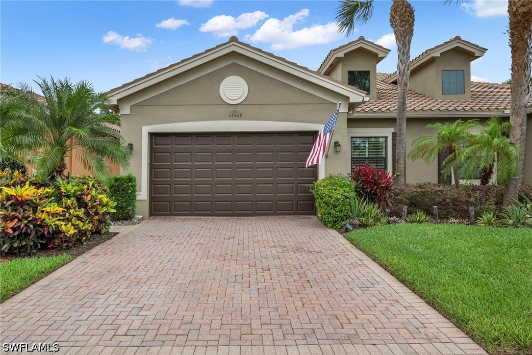 2 bed home in Naples