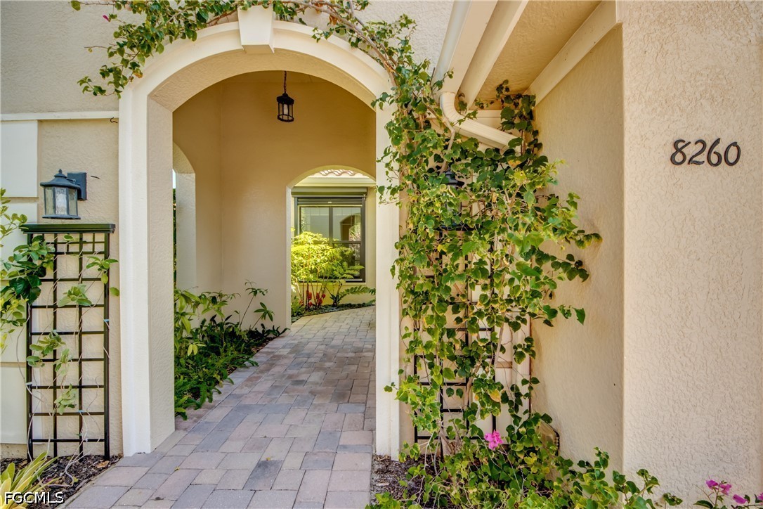 2 bed home in Fort Myers