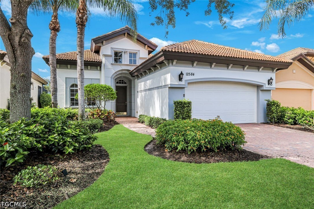 4 bed home in Estero