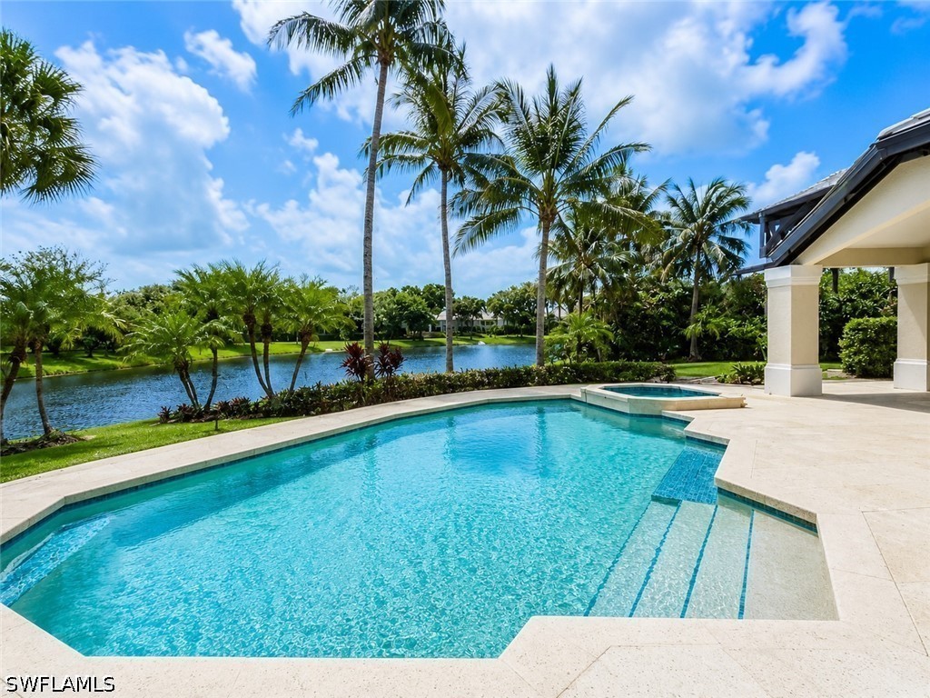 5 bed home in Naples
