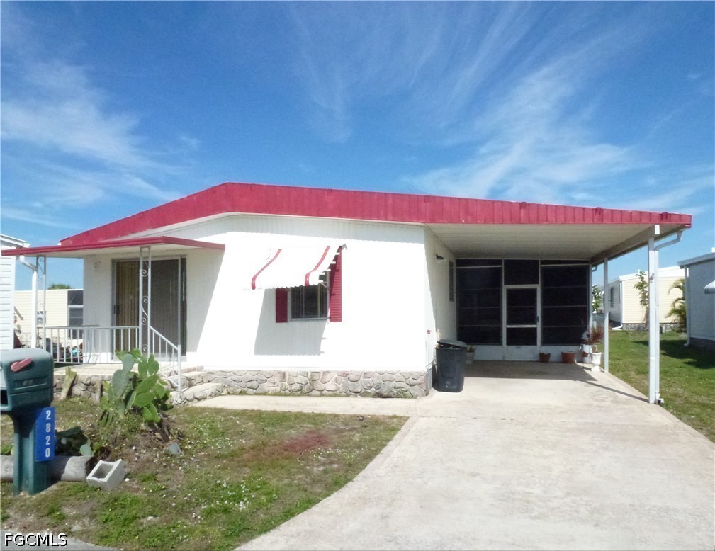 2 bed home in North Fort Myers