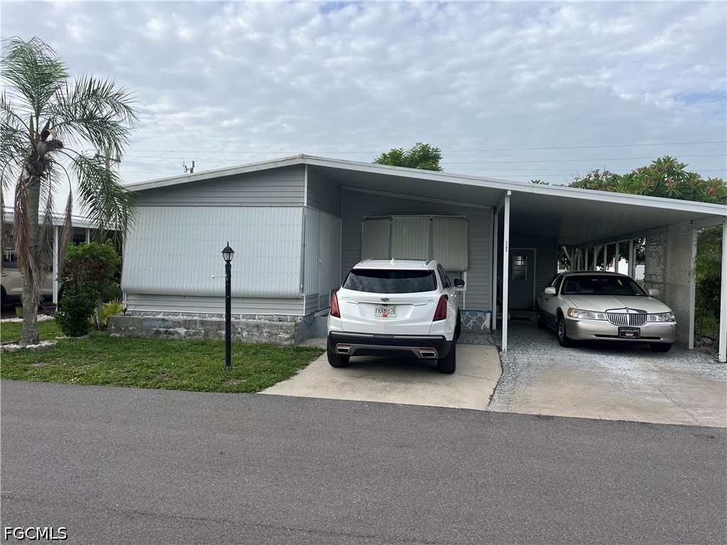2 bed home in North Fort Myers