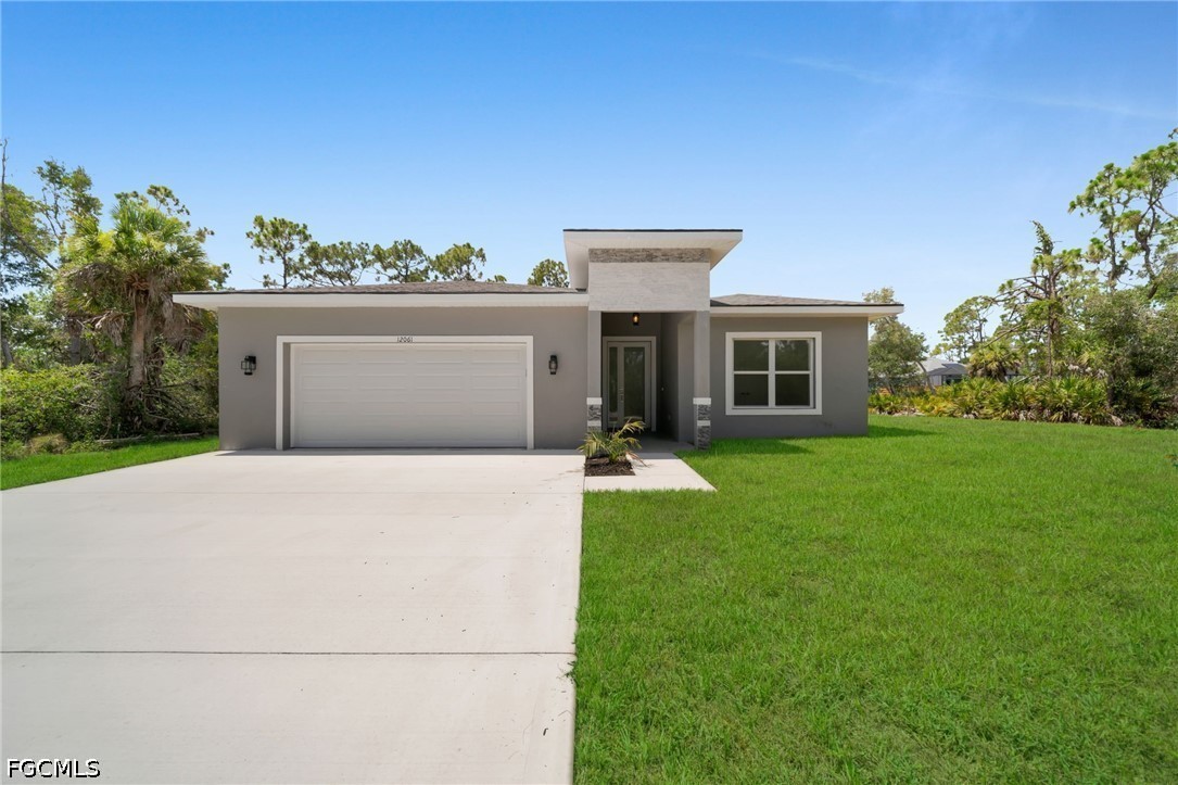 3 bed home in Port Charlotte