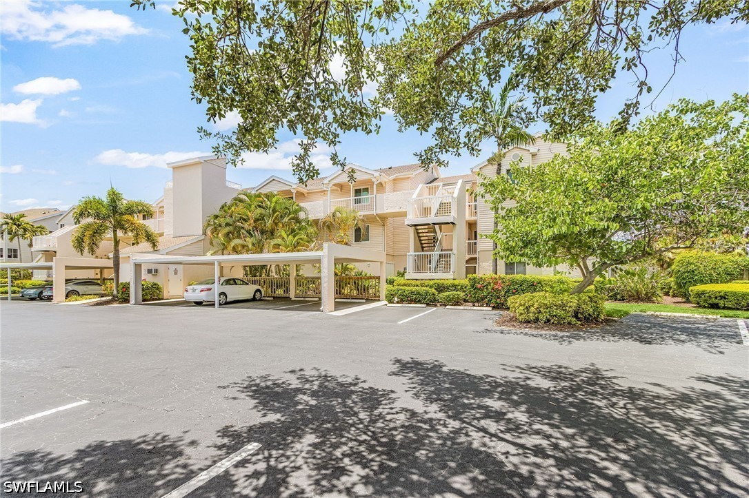 2 bed home in Naples