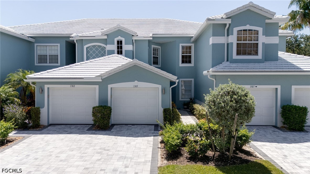 2 bed home in Naples