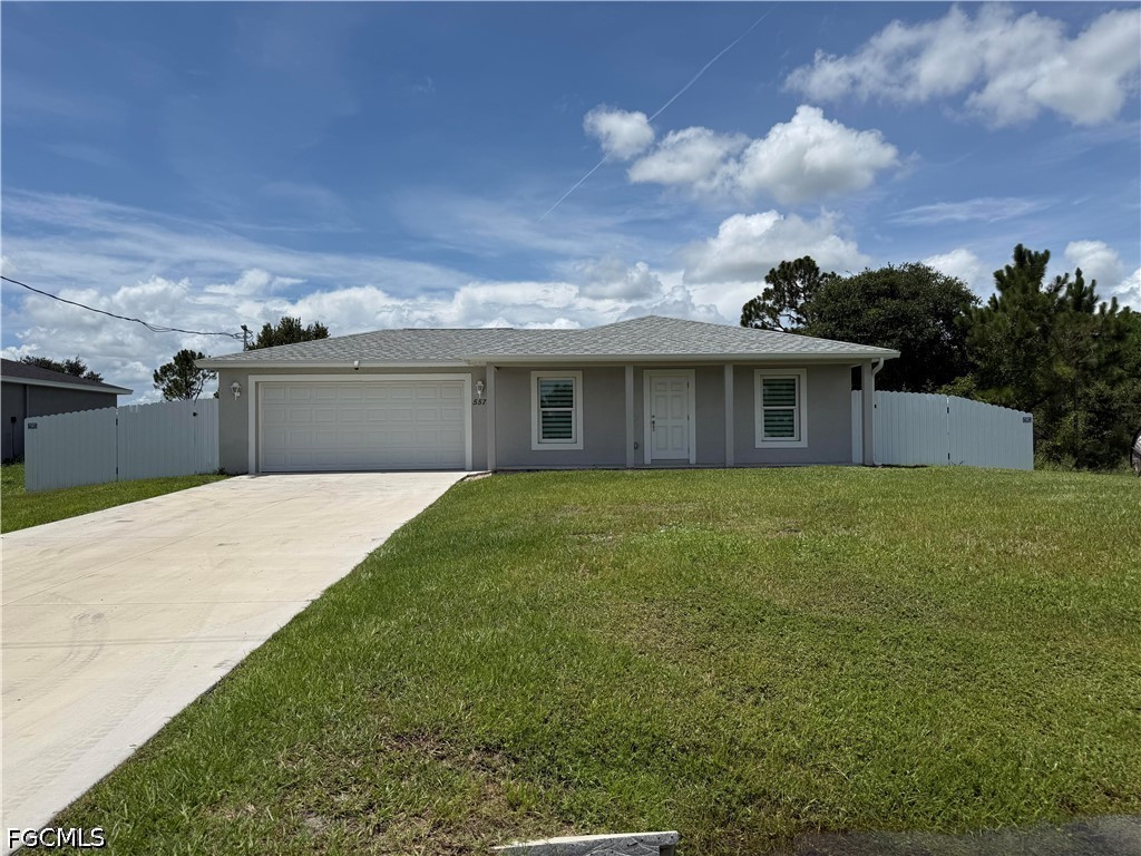 3 bed home in Lehigh Acres