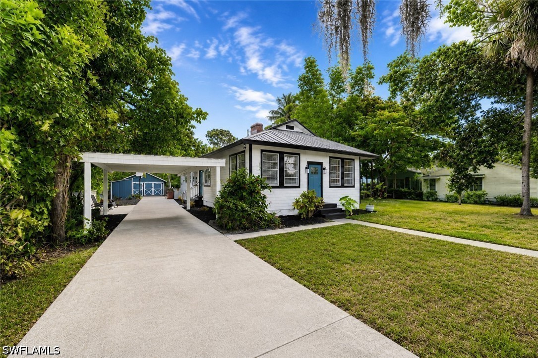 4 bed home in Bonita Springs