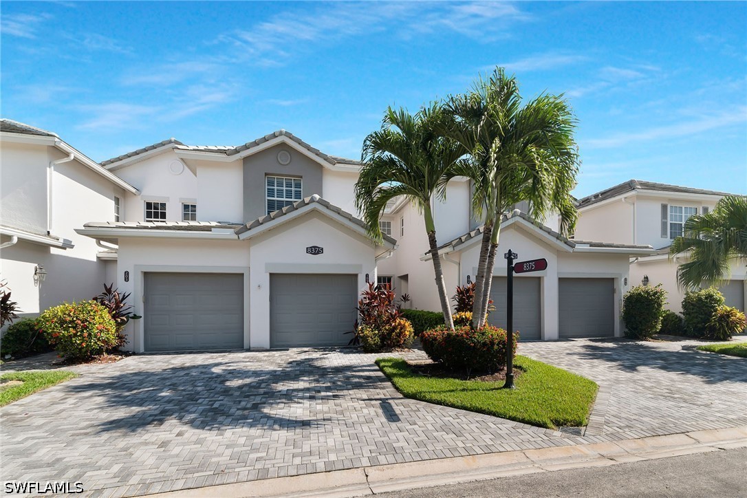 2 bed home in Naples