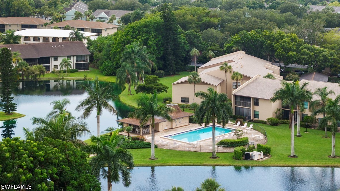 2 bed home in Naples