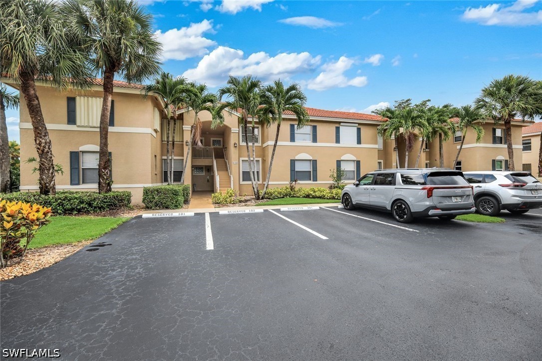 2 bed home in Naples