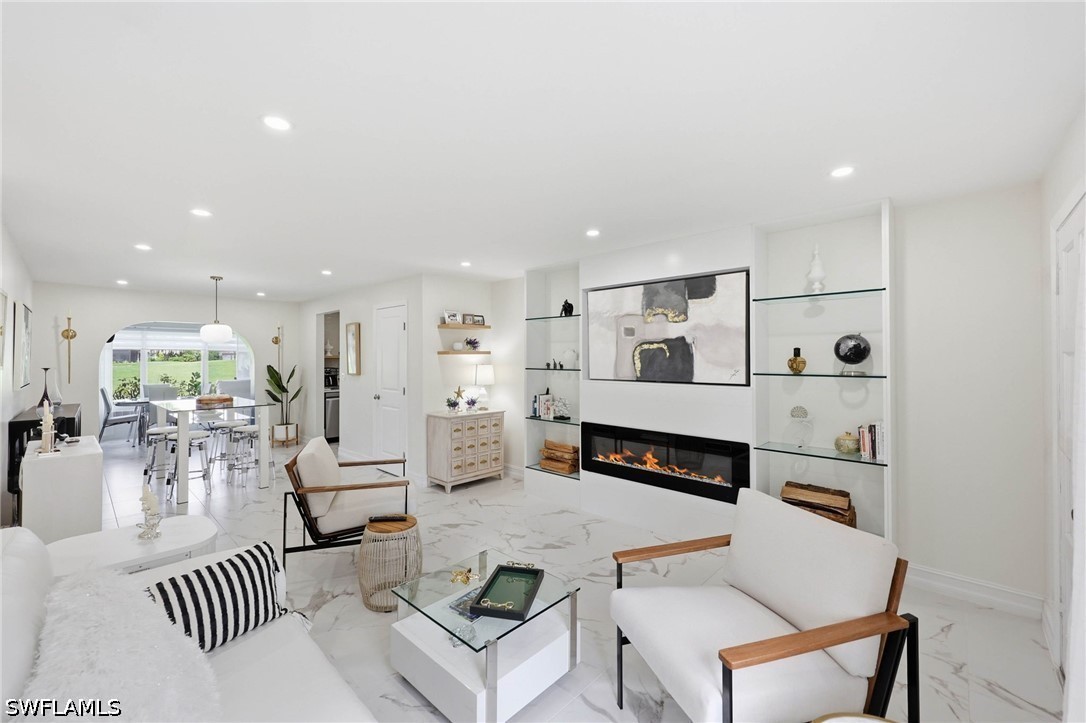 2 bed home in Naples