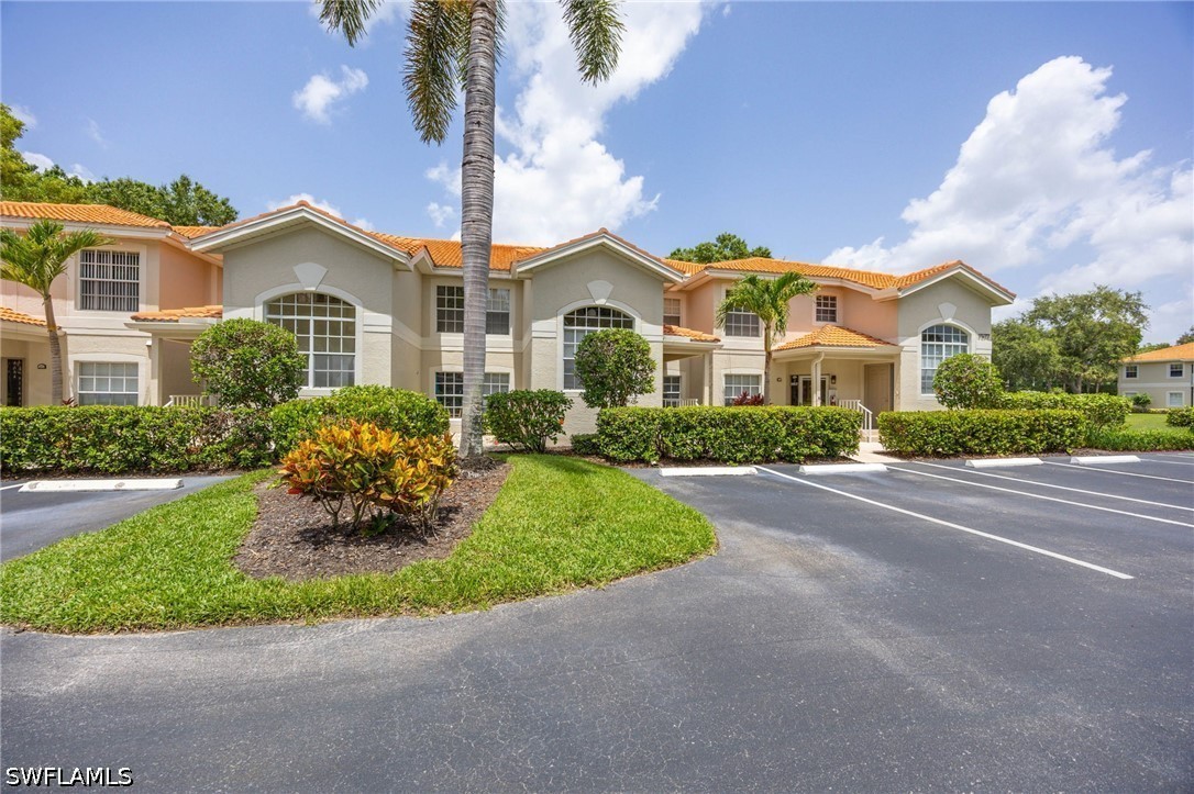 2 bed home in Naples