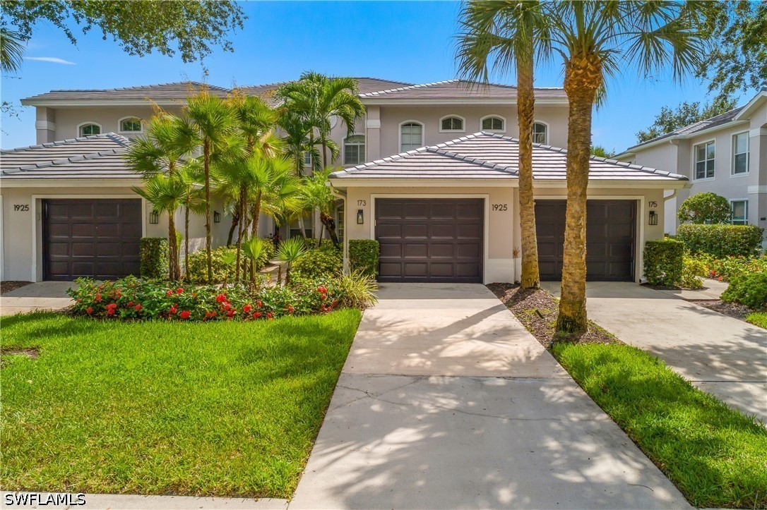 2 bed home in Naples