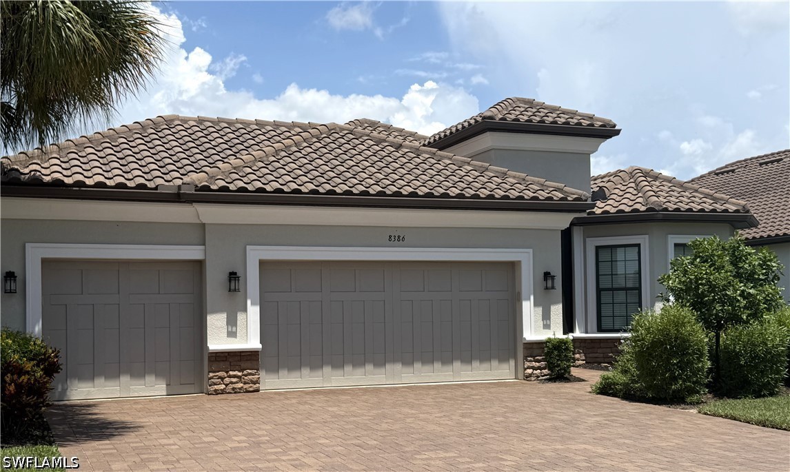 3 bed home in Naples