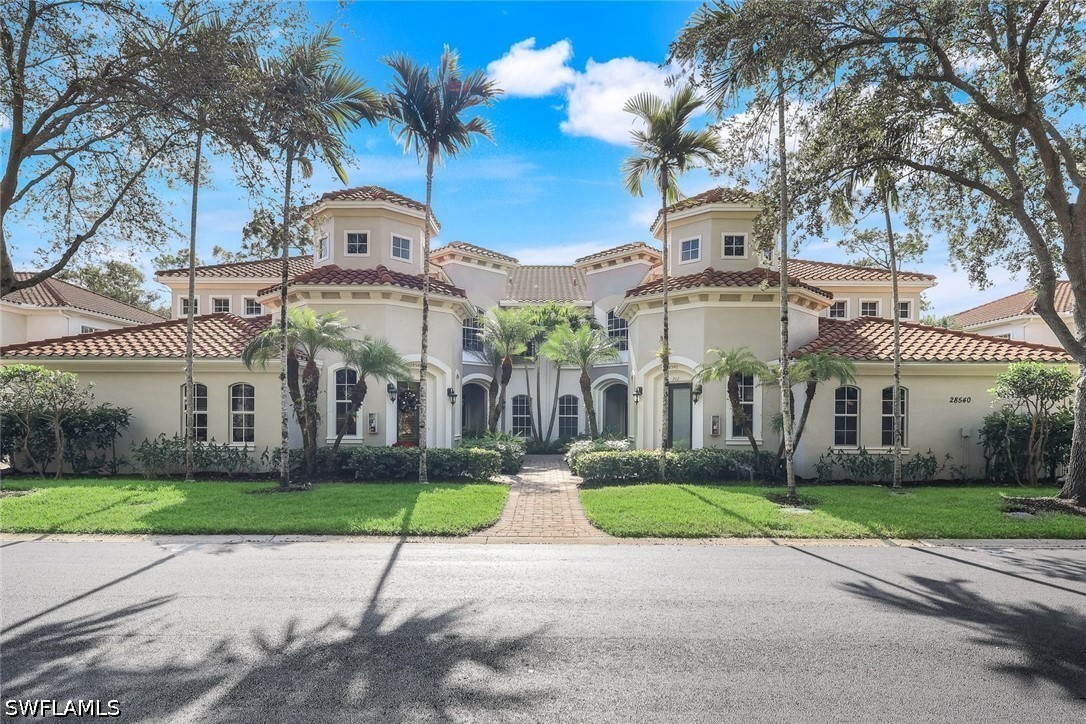 2 bed home in Bonita Springs