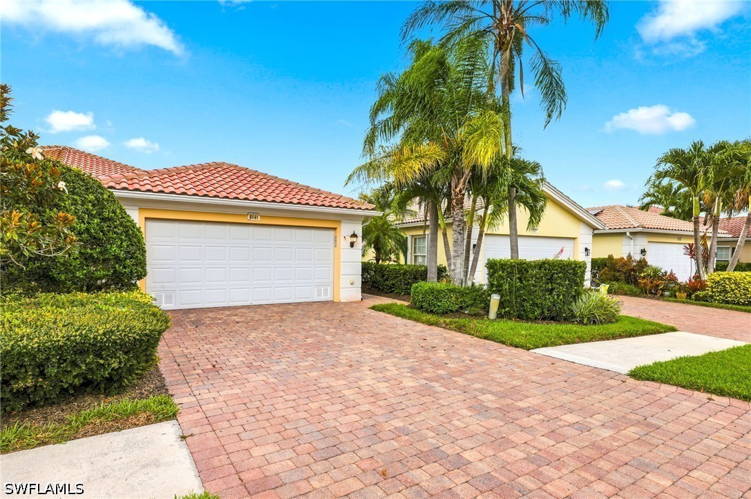 2 bed home in Naples