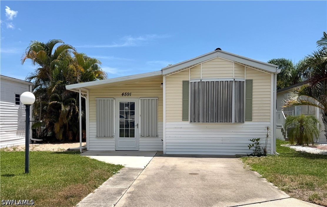 1 bed home in Estero
