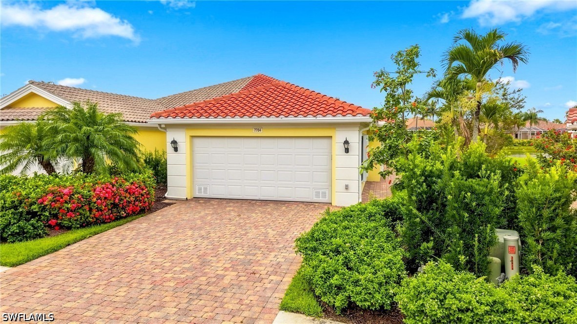 2 bed home in Naples