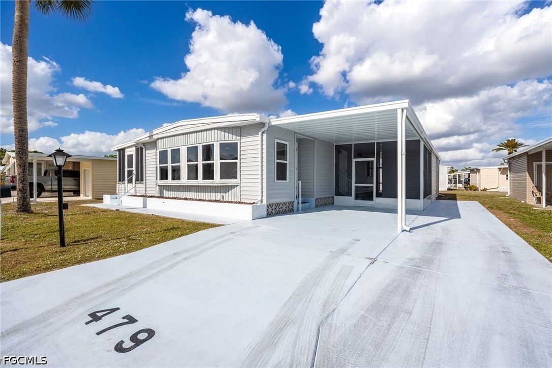 2 bed home in North Fort Myers