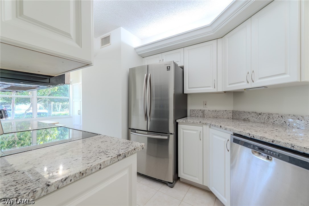 2 bed home in Naples