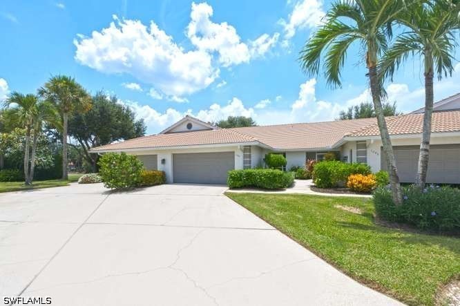 2 bed home in Naples
