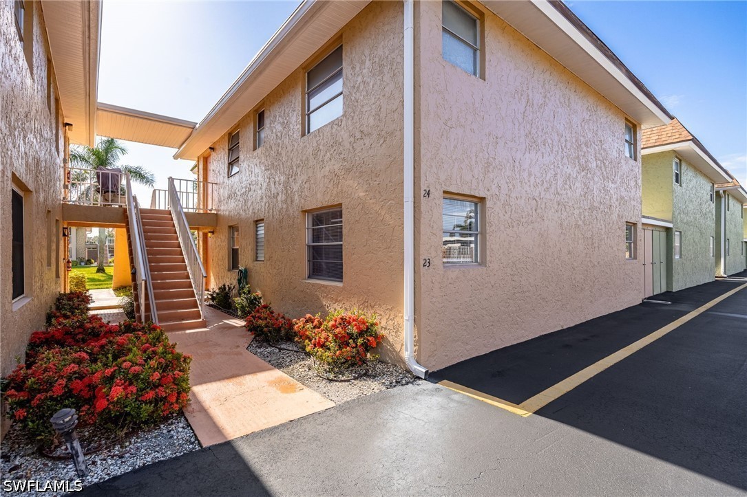2 bed home in Naples