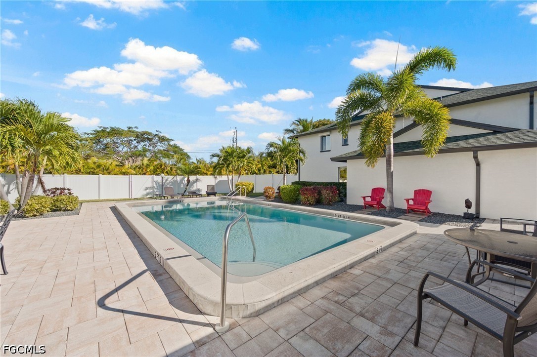 2 bed home in Cape Coral
