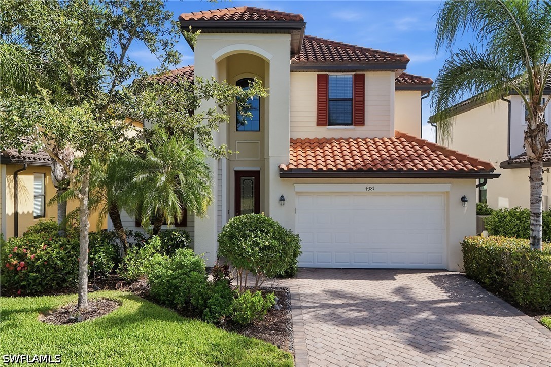 5 bed home in Naples
