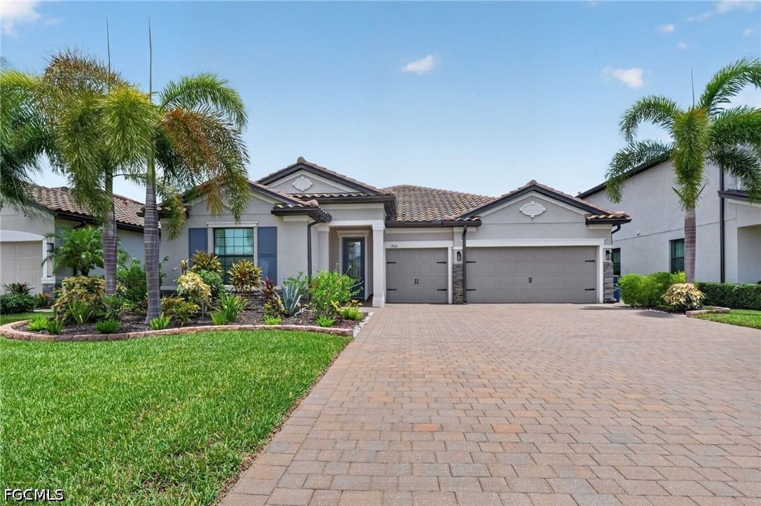 4 bed home in Estero