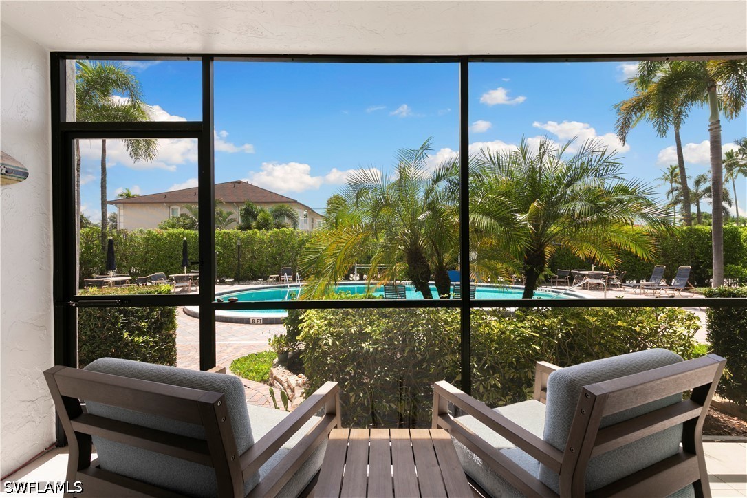2 bed home in Naples